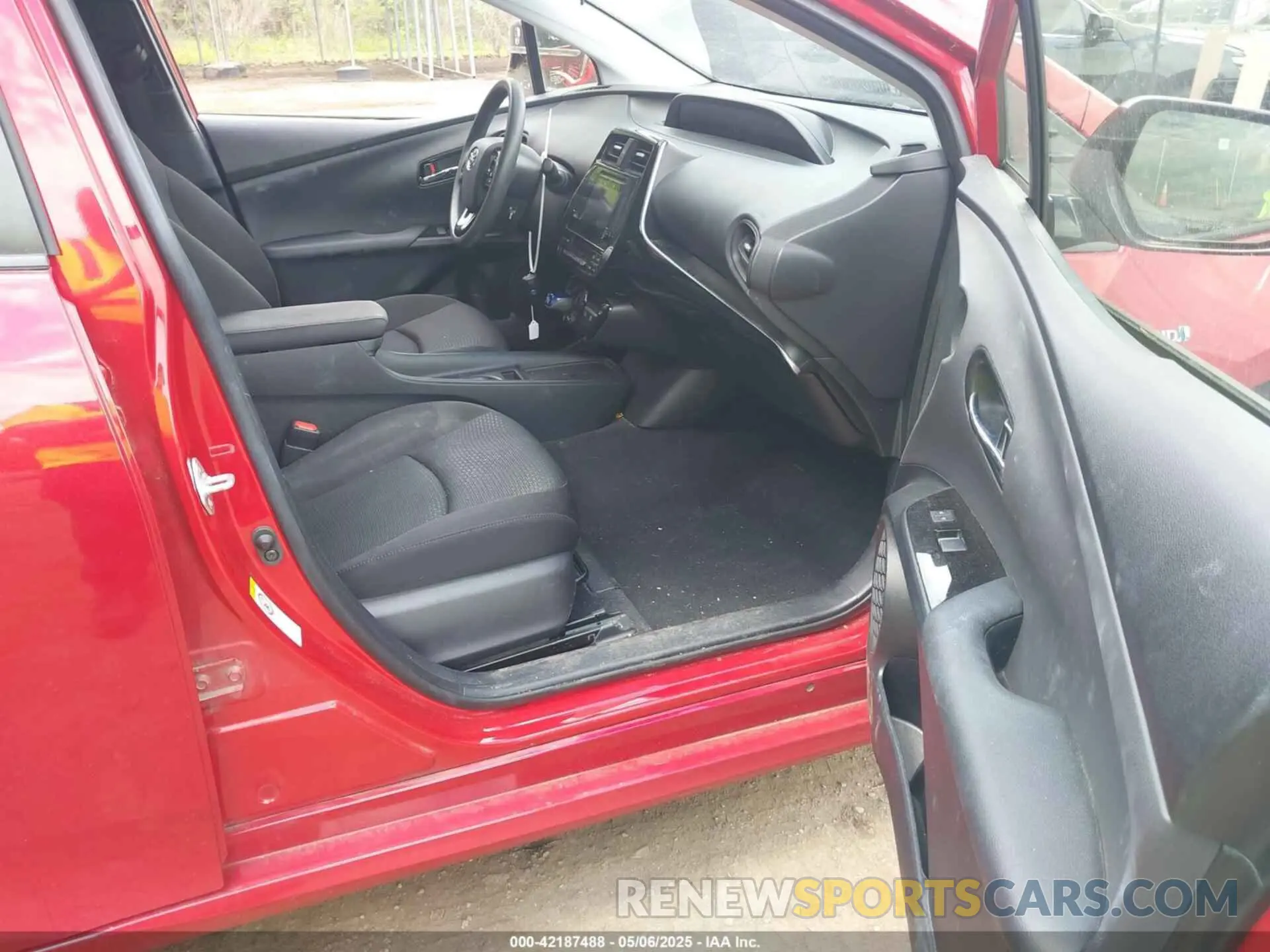 5 Photograph of a damaged car JTDKARFU1K3101487 TOYOTA PRIUS 2019