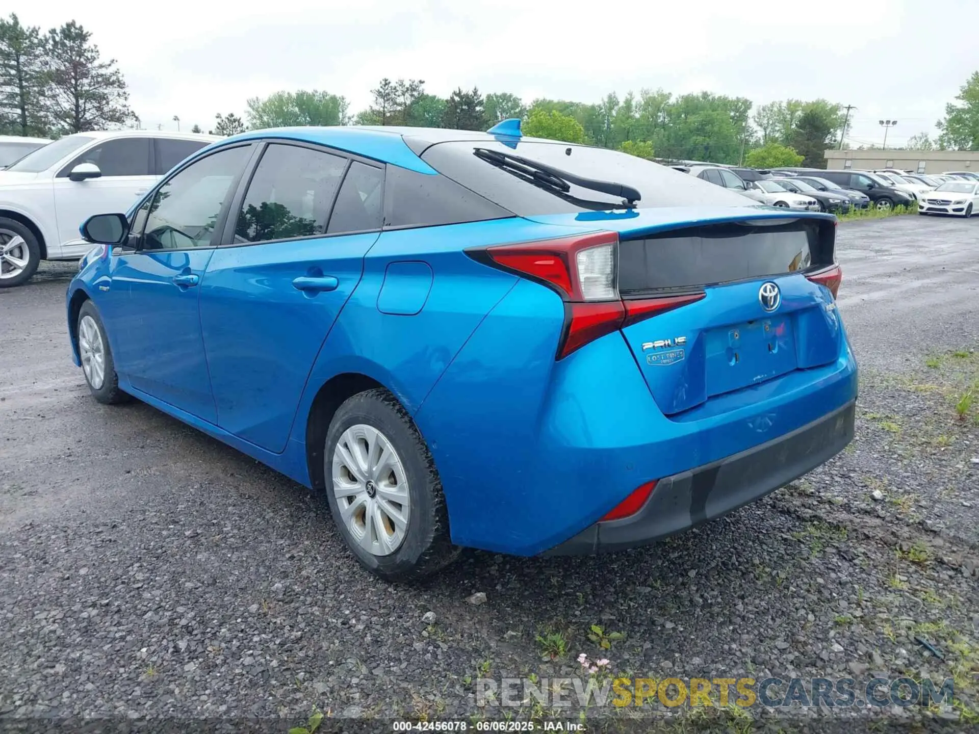 3 Фотография поврежденного автомобиля JTDKARFU2K3079211 TOYOTA PRIUS 2019