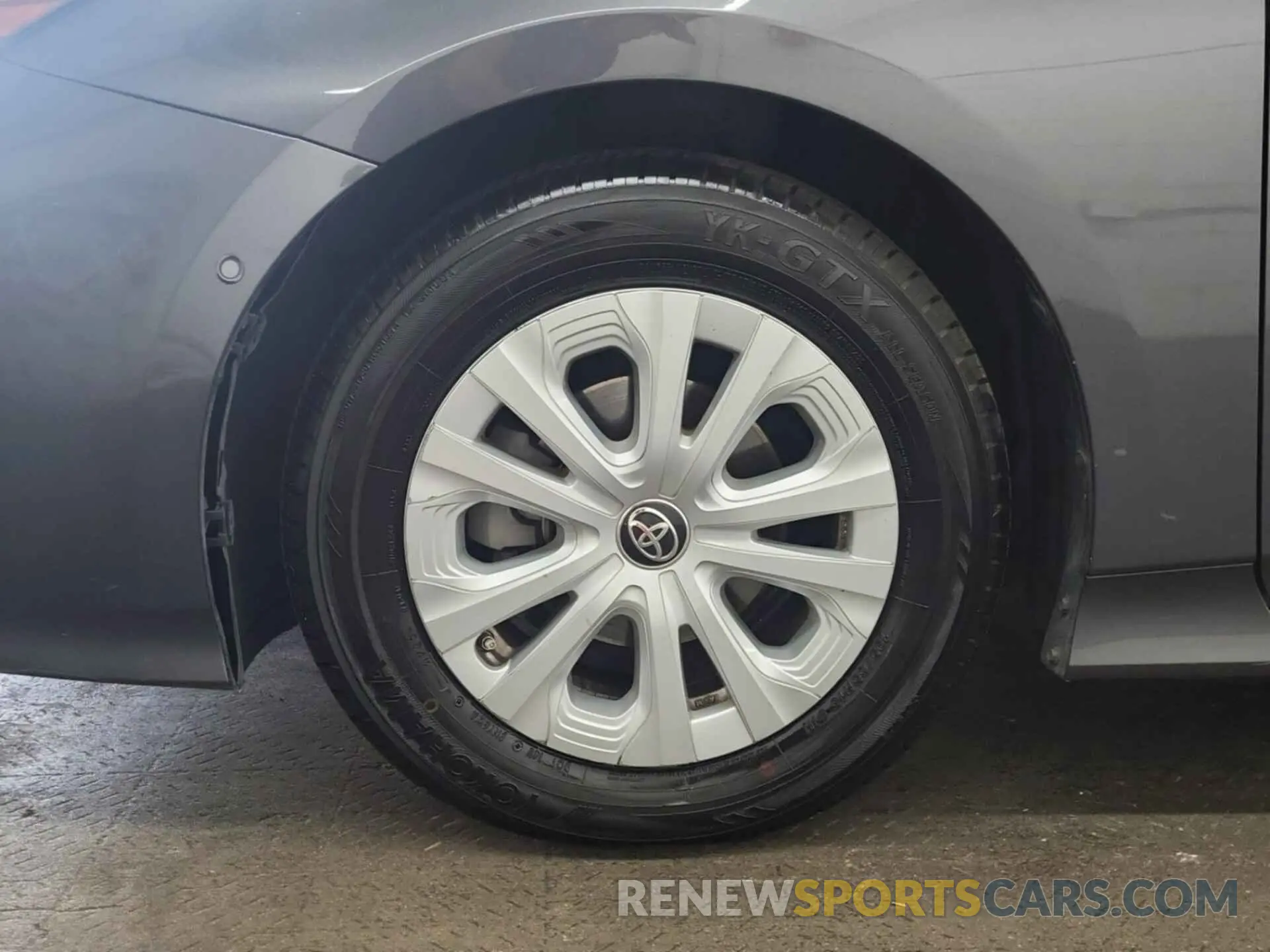 10 Photograph of a damaged car JTDKARFU2K3085297 TOYOTA PRIUS 2019