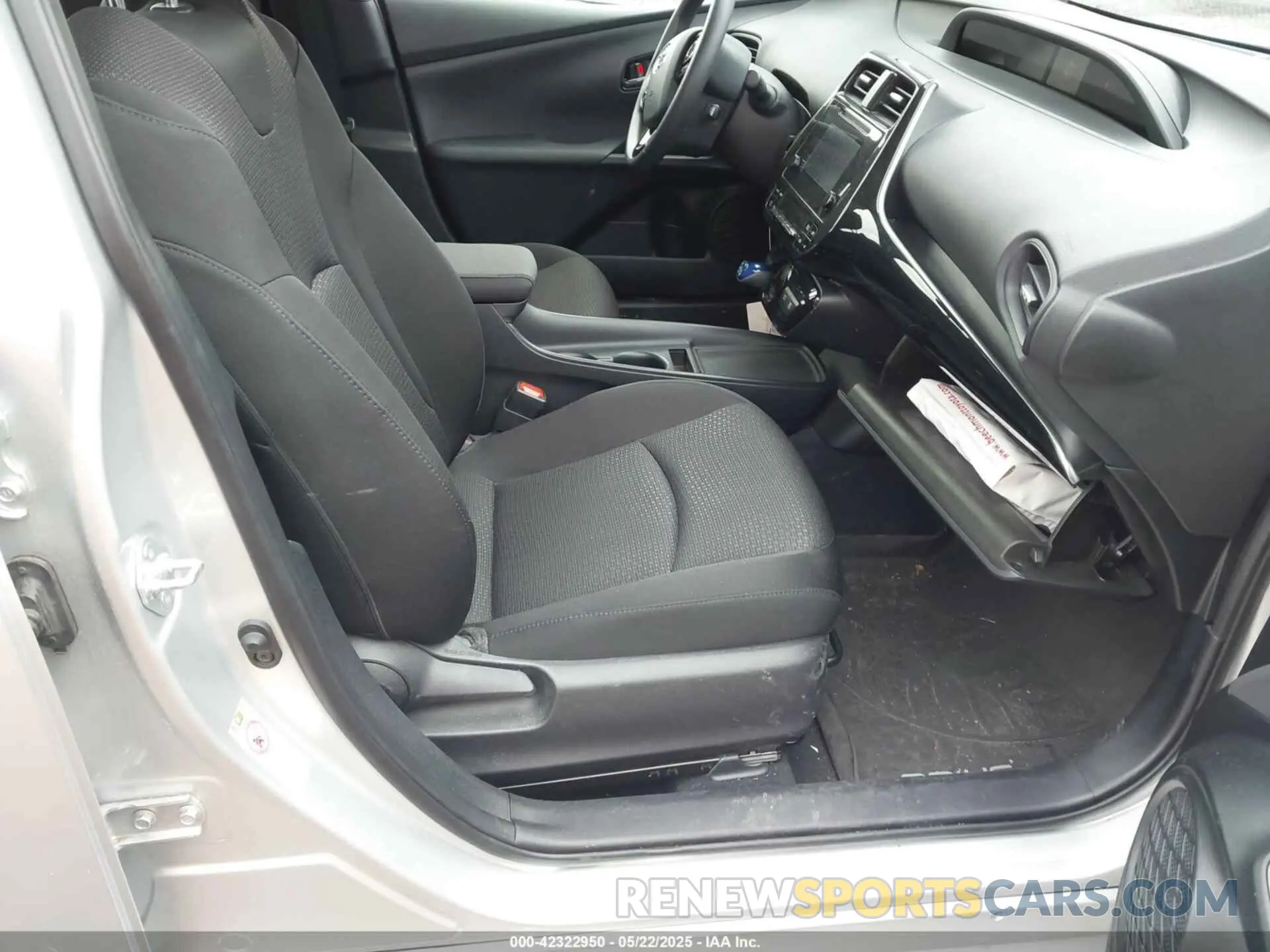 5 Photograph of a damaged car JTDKARFU2K3096560 TOYOTA PRIUS 2019