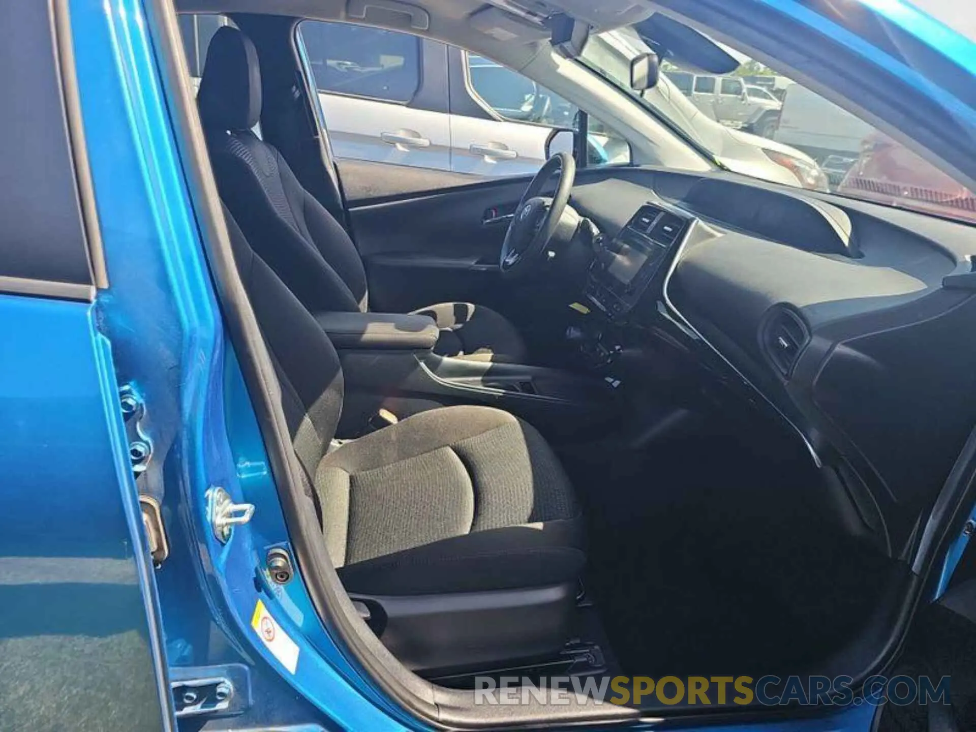 28 Photograph of a damaged car JTDKARFU4K3070235 TOYOTA PRIUS 2019