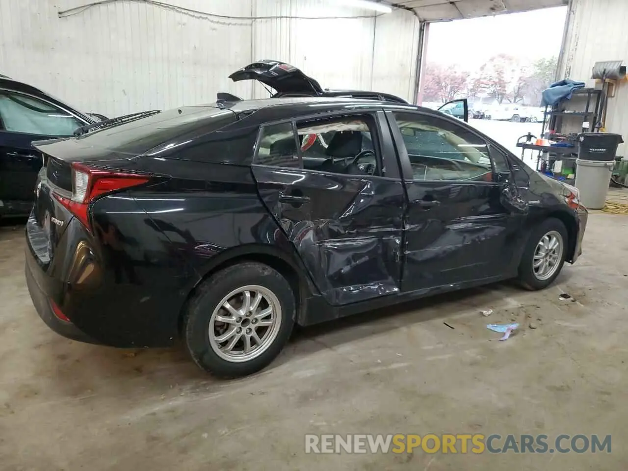 3 Фотография поврежденного автомобиля JTDKARFU6K3070446 TOYOTA PRIUS 2019