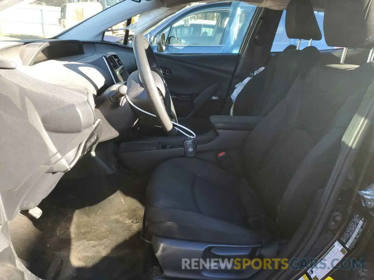 7 Фотография поврежденного автомобиля JTDKARFU6K3070446 TOYOTA PRIUS 2019