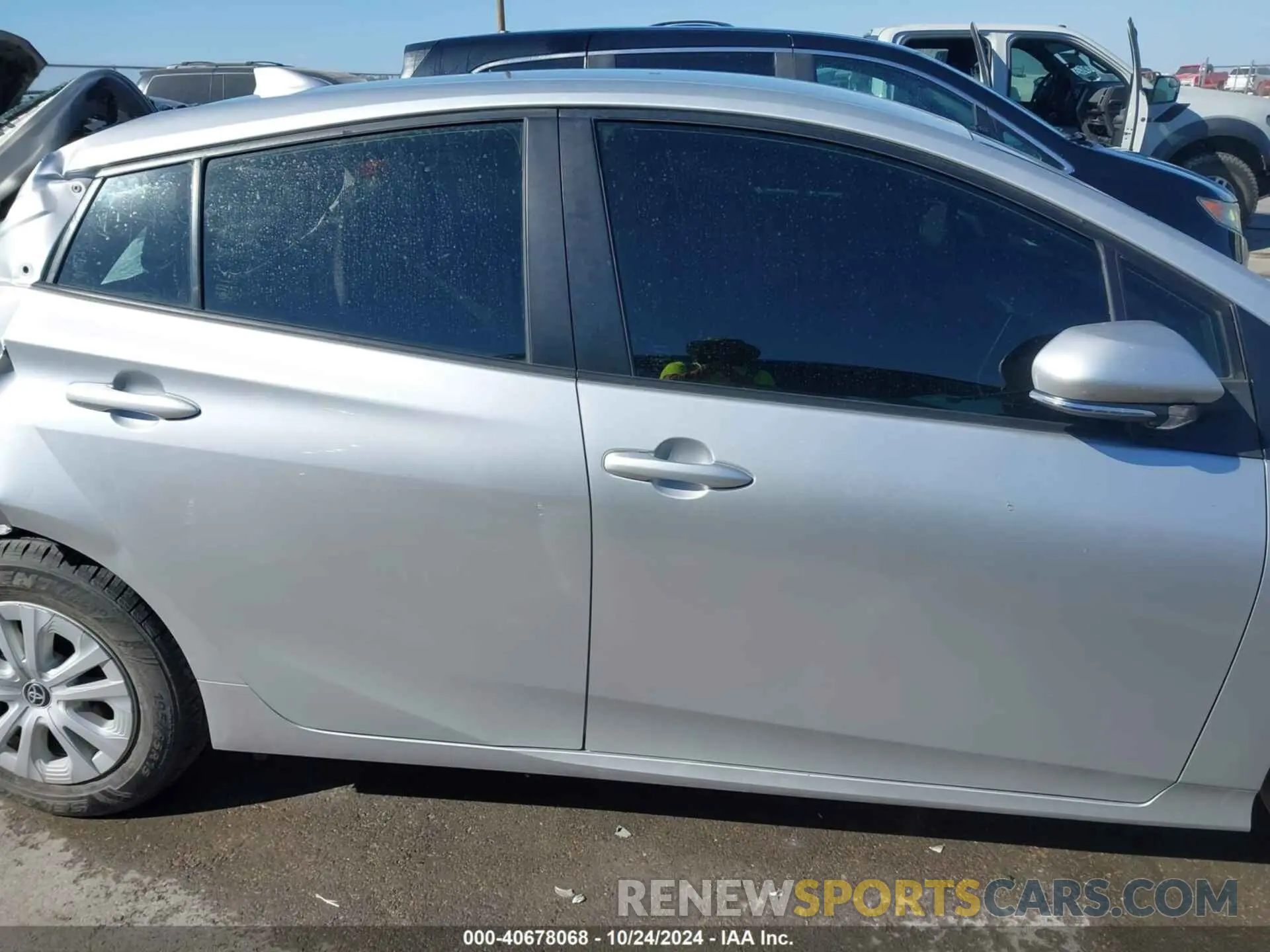 13 Фотография поврежденного автомобиля JTDKARFU6K3088350 TOYOTA PRIUS 2019