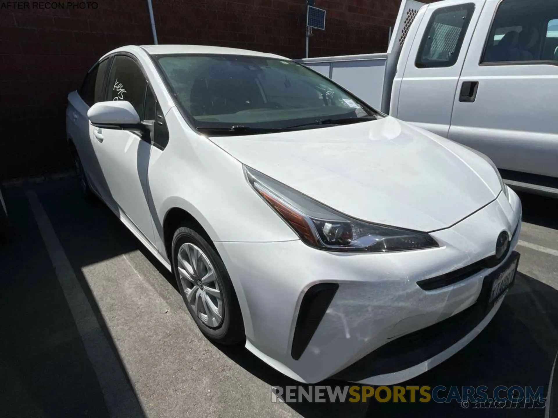 10 Фотография поврежденного автомобиля JTDKARFU6K3090647 TOYOTA PRIUS 2019