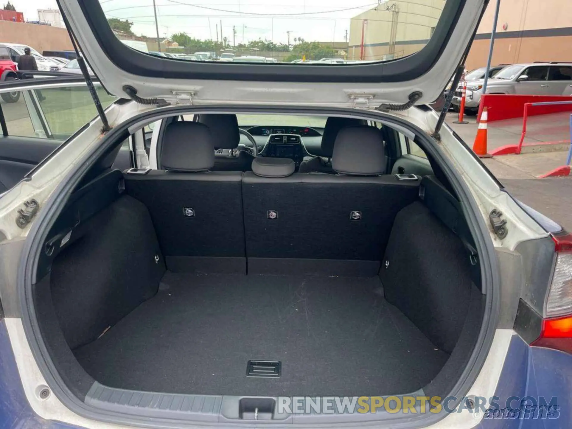 11 Фотография поврежденного автомобиля JTDKARFU6K3090647 TOYOTA PRIUS 2019