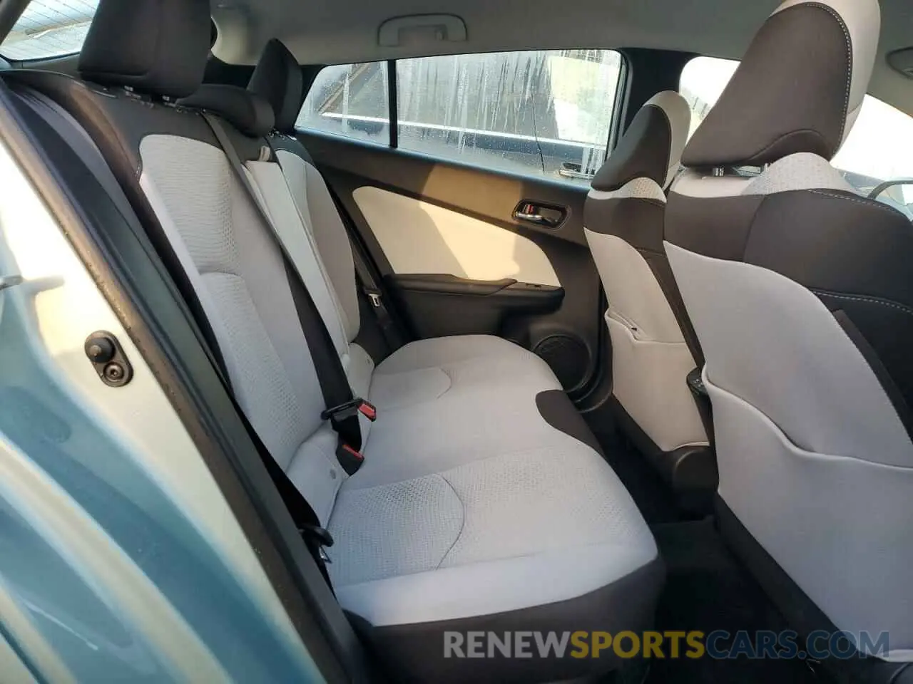 6 Photograph of a damaged car JTDKARFU6K3099574 TOYOTA PRIUS 2019
