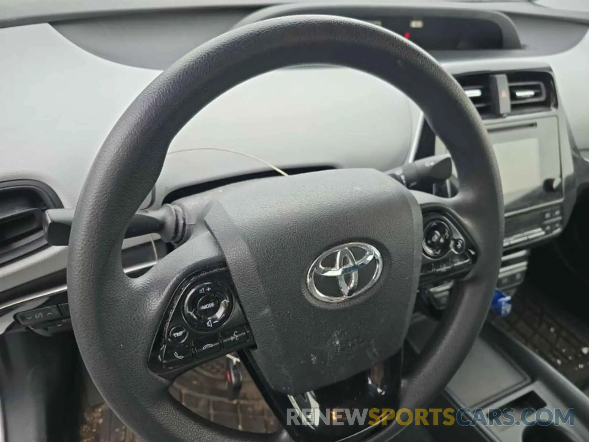 11 Фотография поврежденного автомобиля JTDKARFU7K3070357 TOYOTA PRIUS 2019