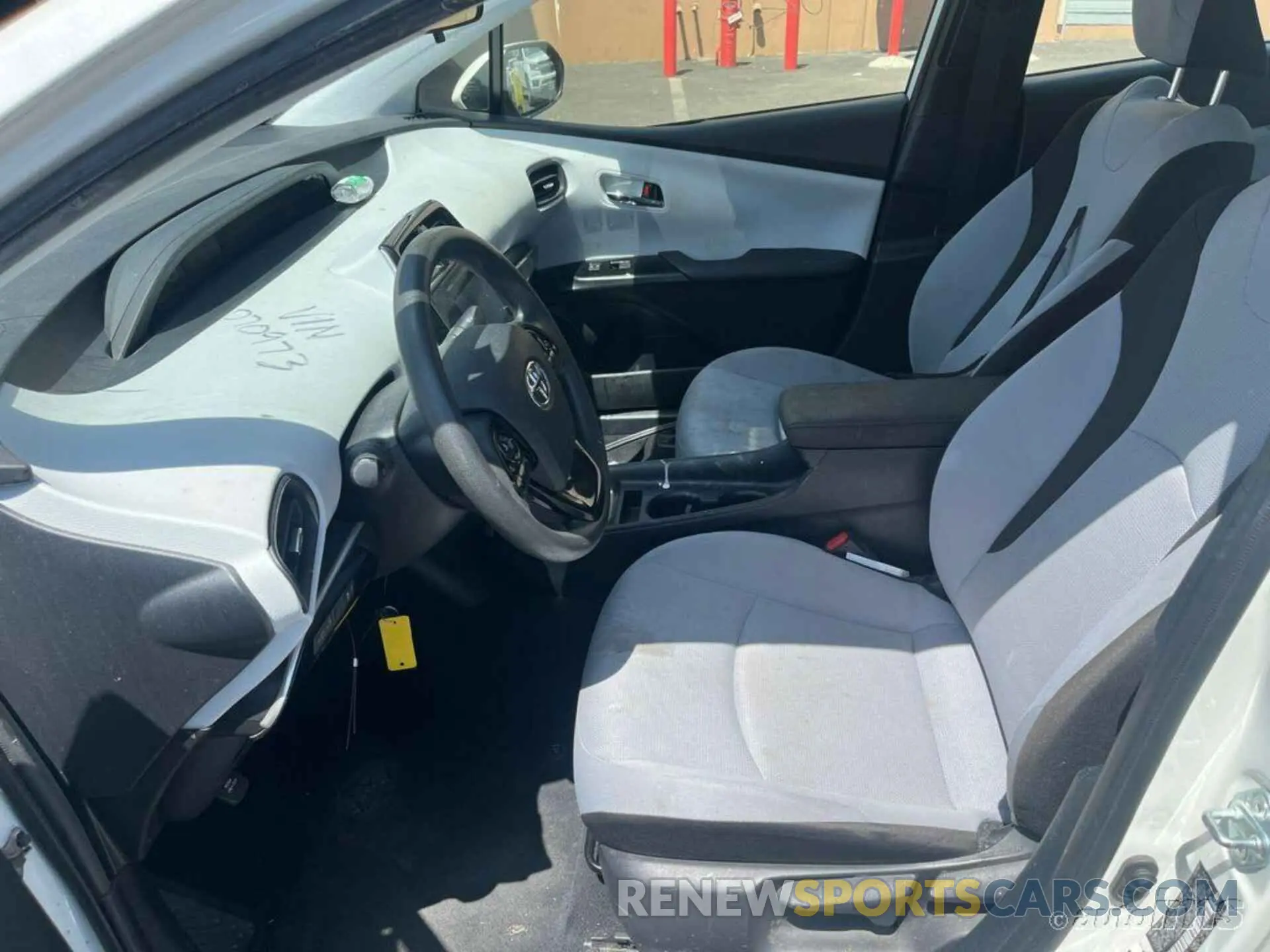 2 Фотография поврежденного автомобиля JTDKARFU7K3070973 TOYOTA PRIUS 2019