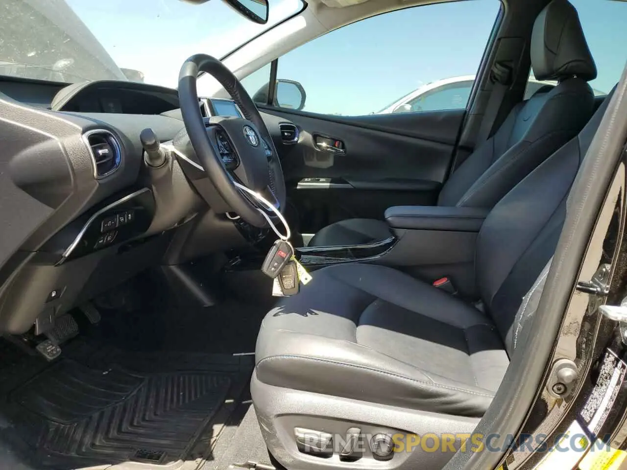 7 Фотография поврежденного автомобиля JTDKARFU7K3071668 TOYOTA PRIUS 2019