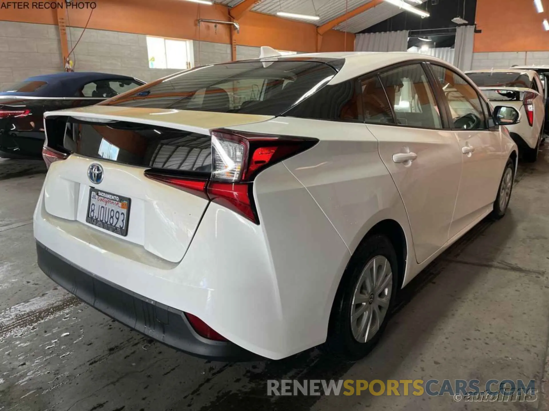 1 Фотография поврежденного автомобиля JTDKARFU7K3090060 TOYOTA PRIUS 2019