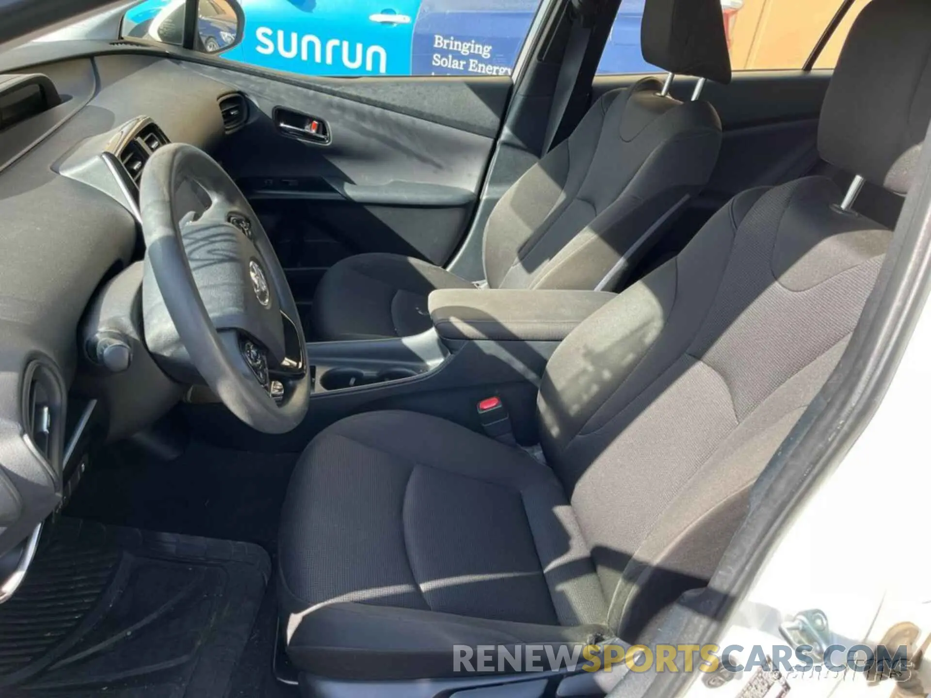 5 Фотография поврежденного автомобиля JTDKARFU7K3090060 TOYOTA PRIUS 2019