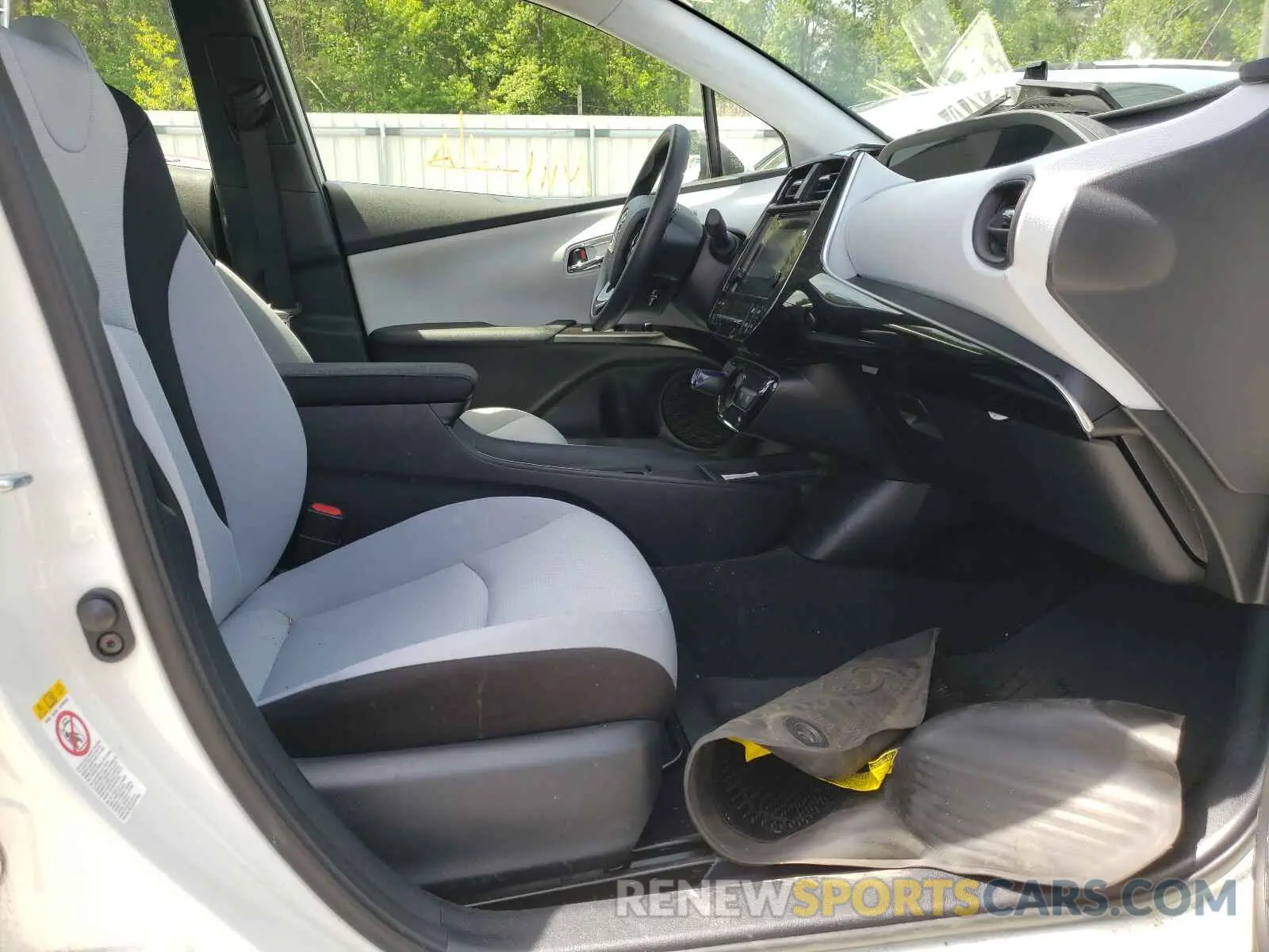 5 Photograph of a damaged car JTDKARFU7K3092181 TOYOTA PRIUS 2019