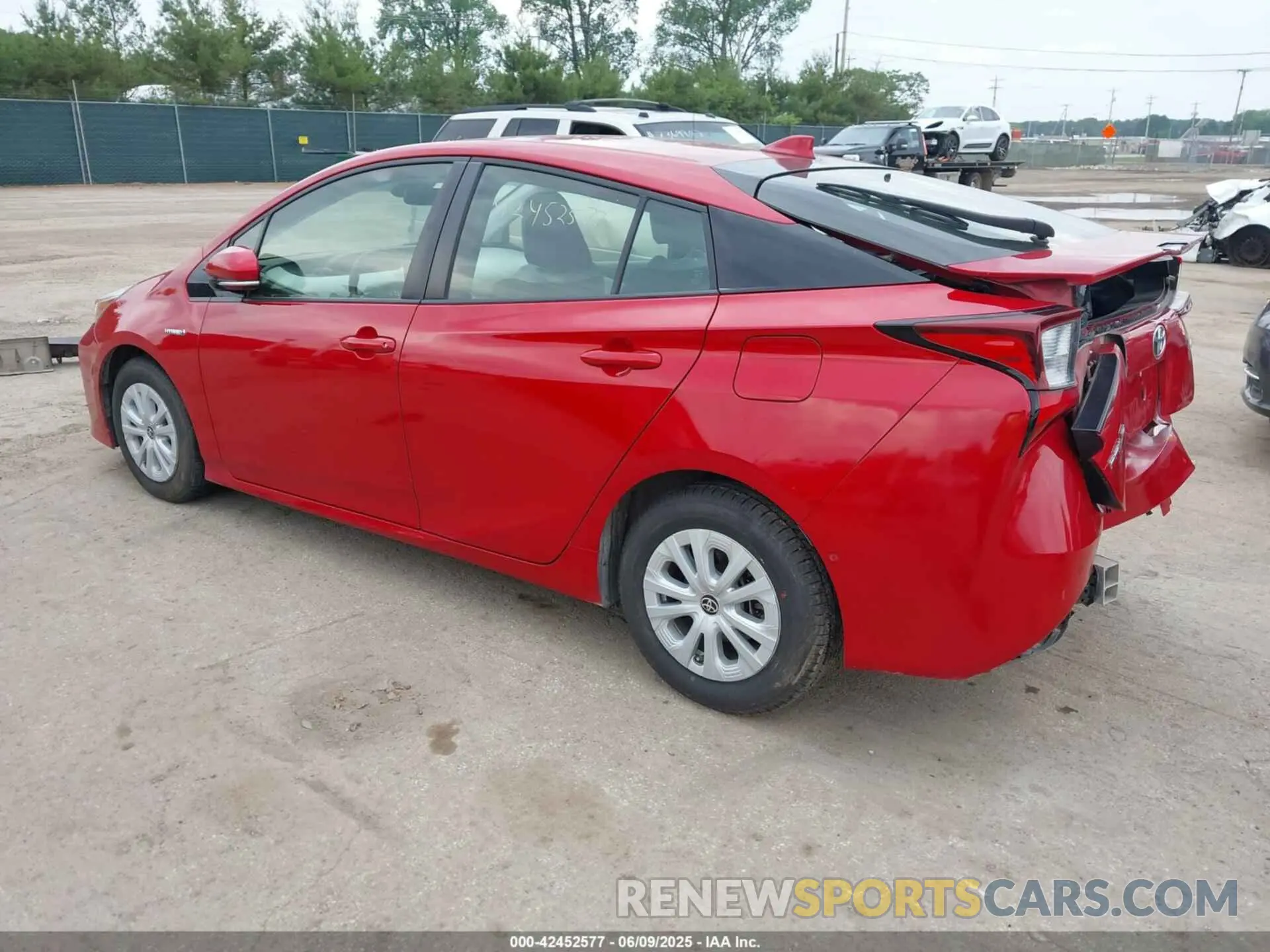 3 Фотография поврежденного автомобиля JTDKARFU7K3093556 TOYOTA PRIUS 2019