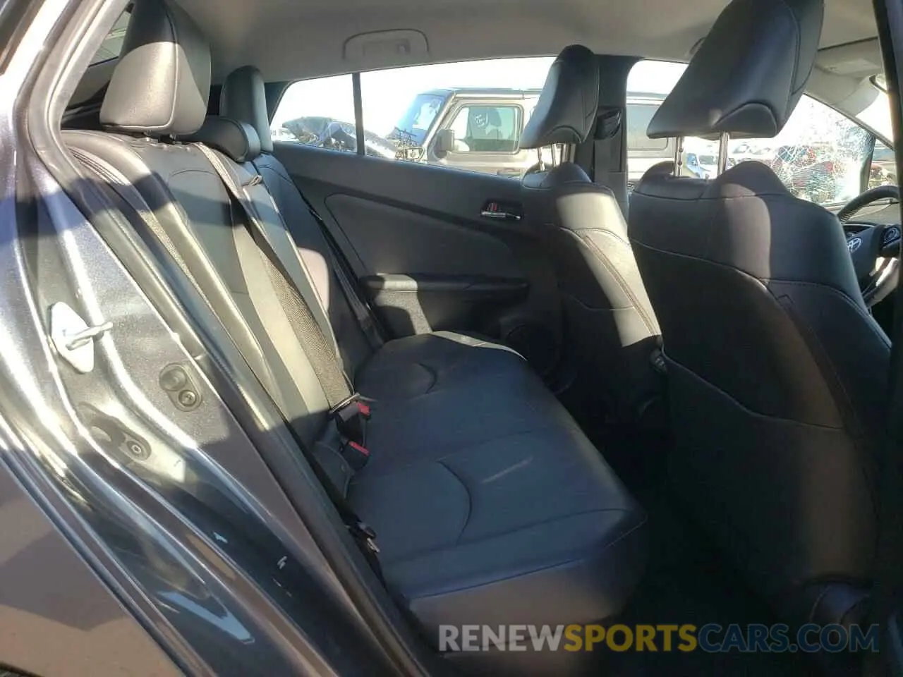 10 Фотография поврежденного автомобиля JTDKARFU8K3077740 TOYOTA PRIUS 2019