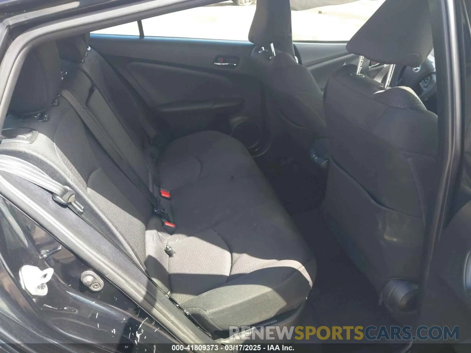 8 Фотография поврежденного автомобиля JTDKARFU8K3082503 TOYOTA PRIUS 2019
