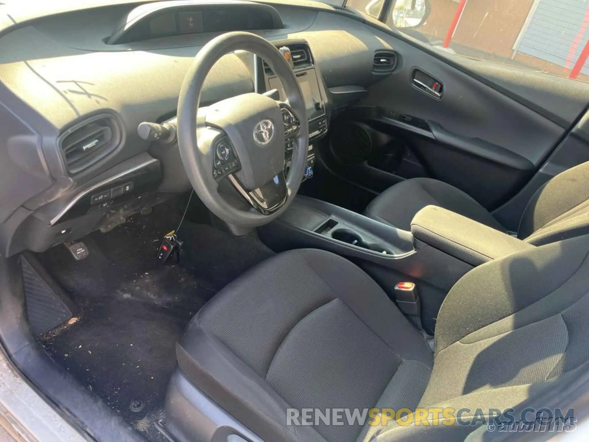 6 Фотография поврежденного автомобиля JTDKARFU8K3089662 TOYOTA PRIUS 2019