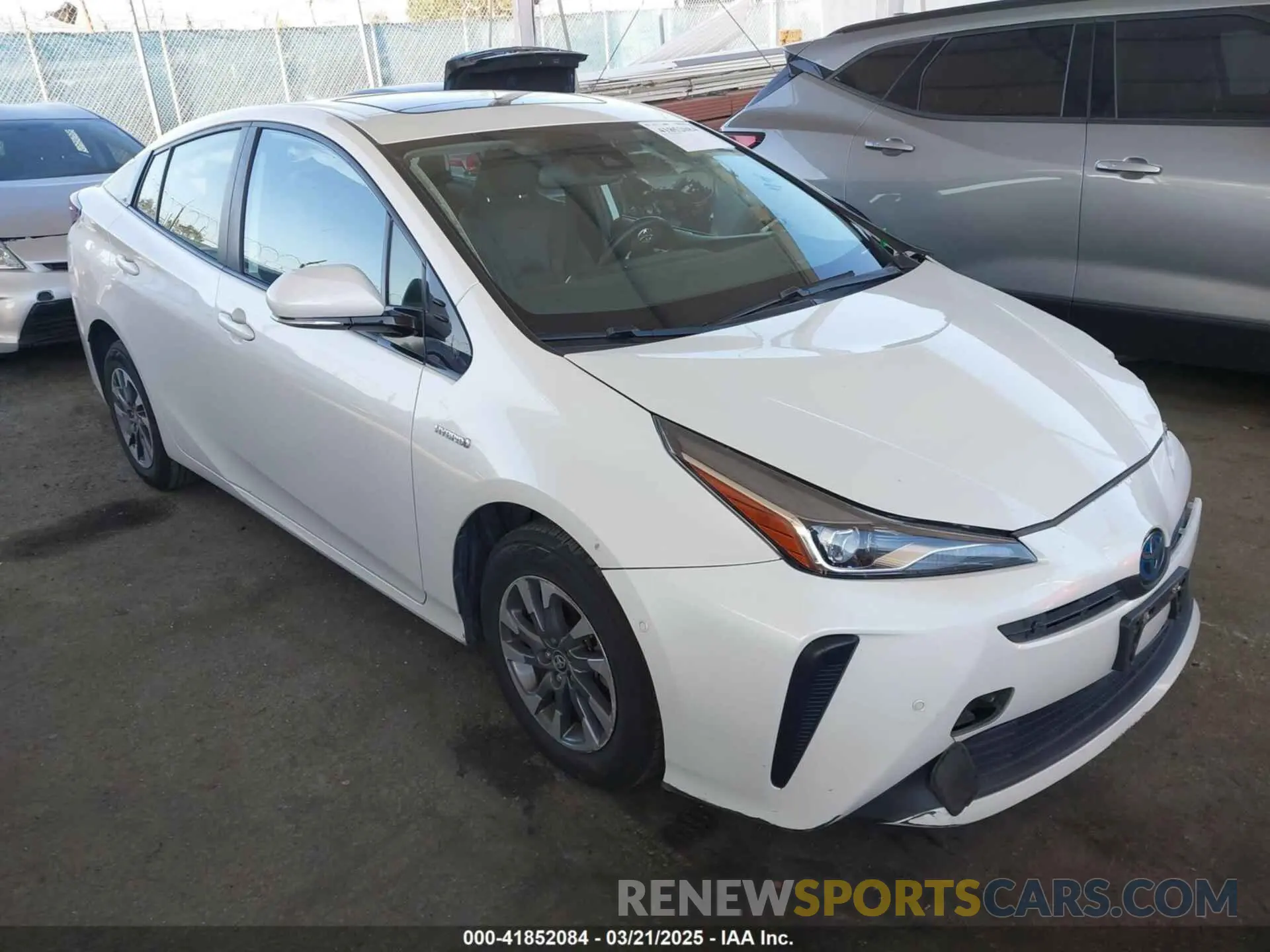 1 Фотография поврежденного автомобиля JTDKARFU8K3102331 TOYOTA PRIUS 2019