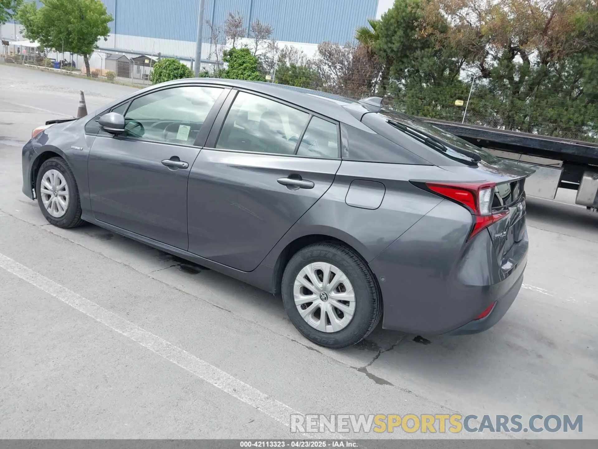 3 Фотография поврежденного автомобиля JTDKARFU9K3075219 TOYOTA PRIUS 2019