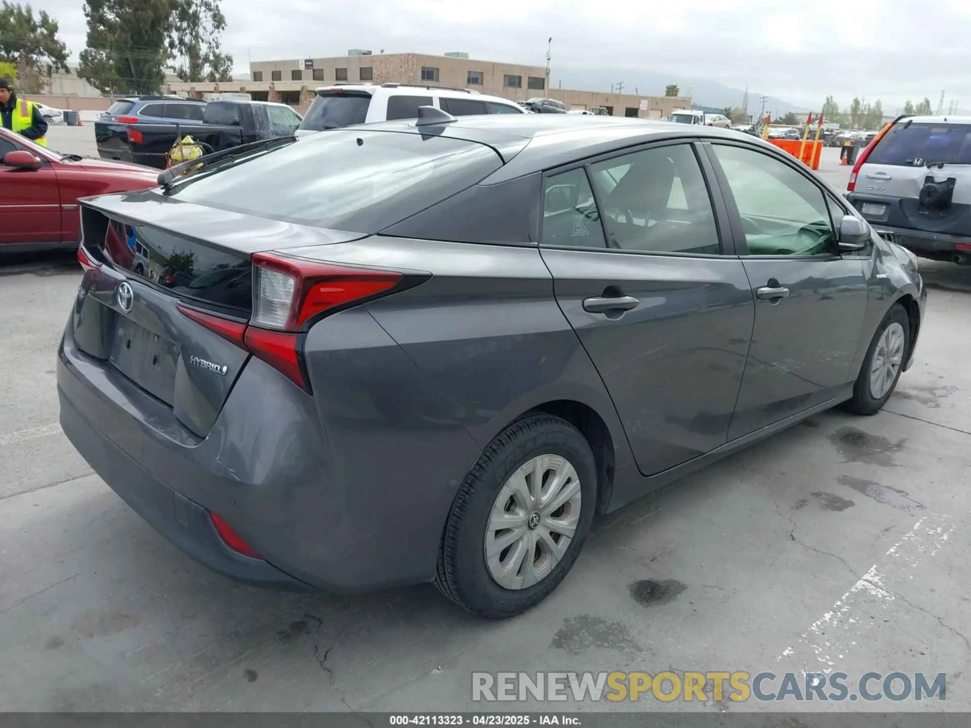 4 Фотография поврежденного автомобиля JTDKARFU9K3075219 TOYOTA PRIUS 2019