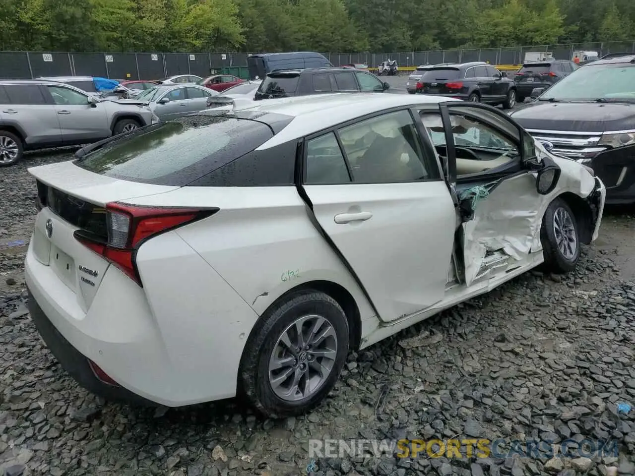 3 Фотография поврежденного автомобиля JTDKARFUXK3096130 TOYOTA PRIUS 2019