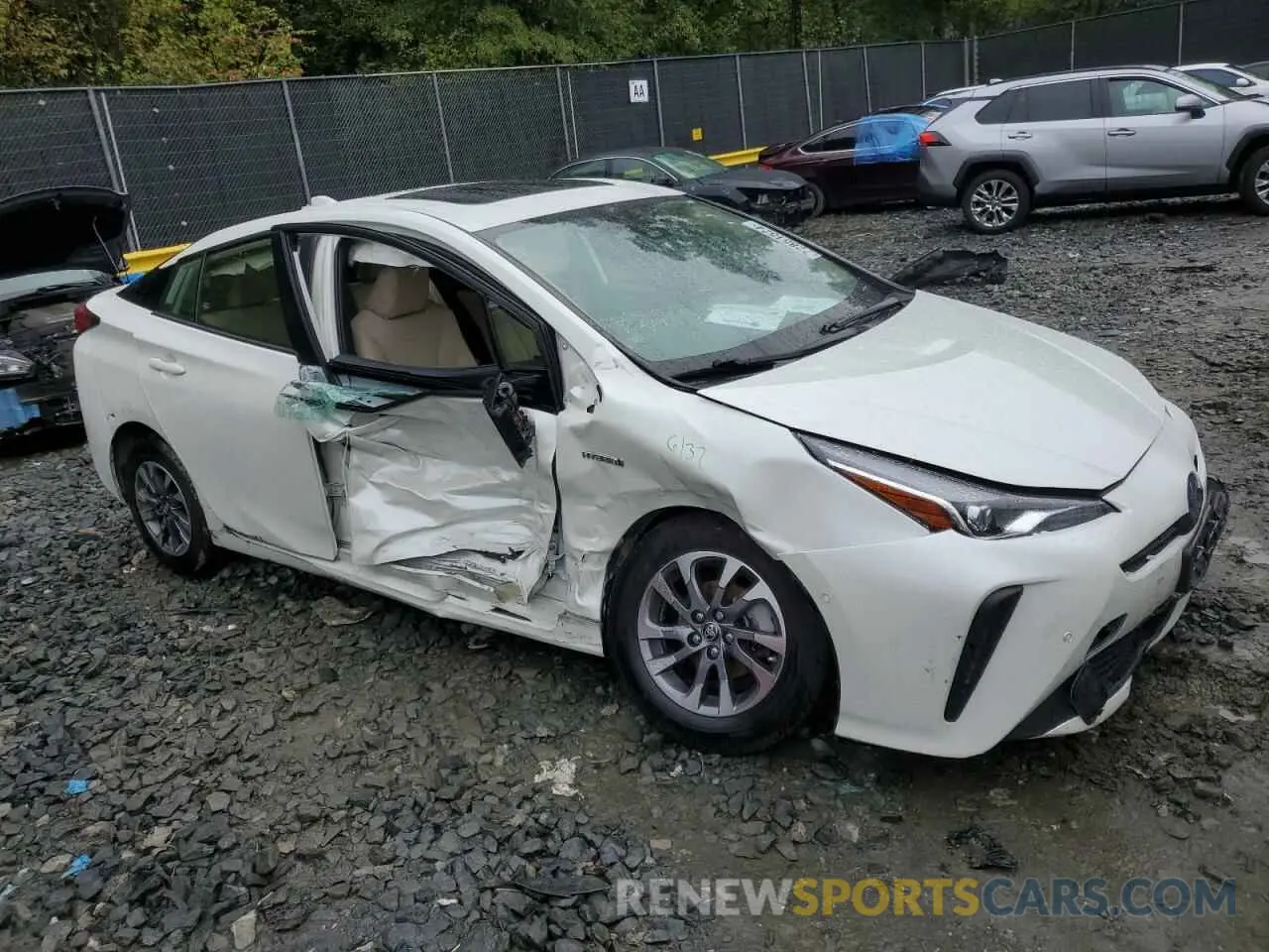 4 Фотография поврежденного автомобиля JTDKARFUXK3096130 TOYOTA PRIUS 2019
