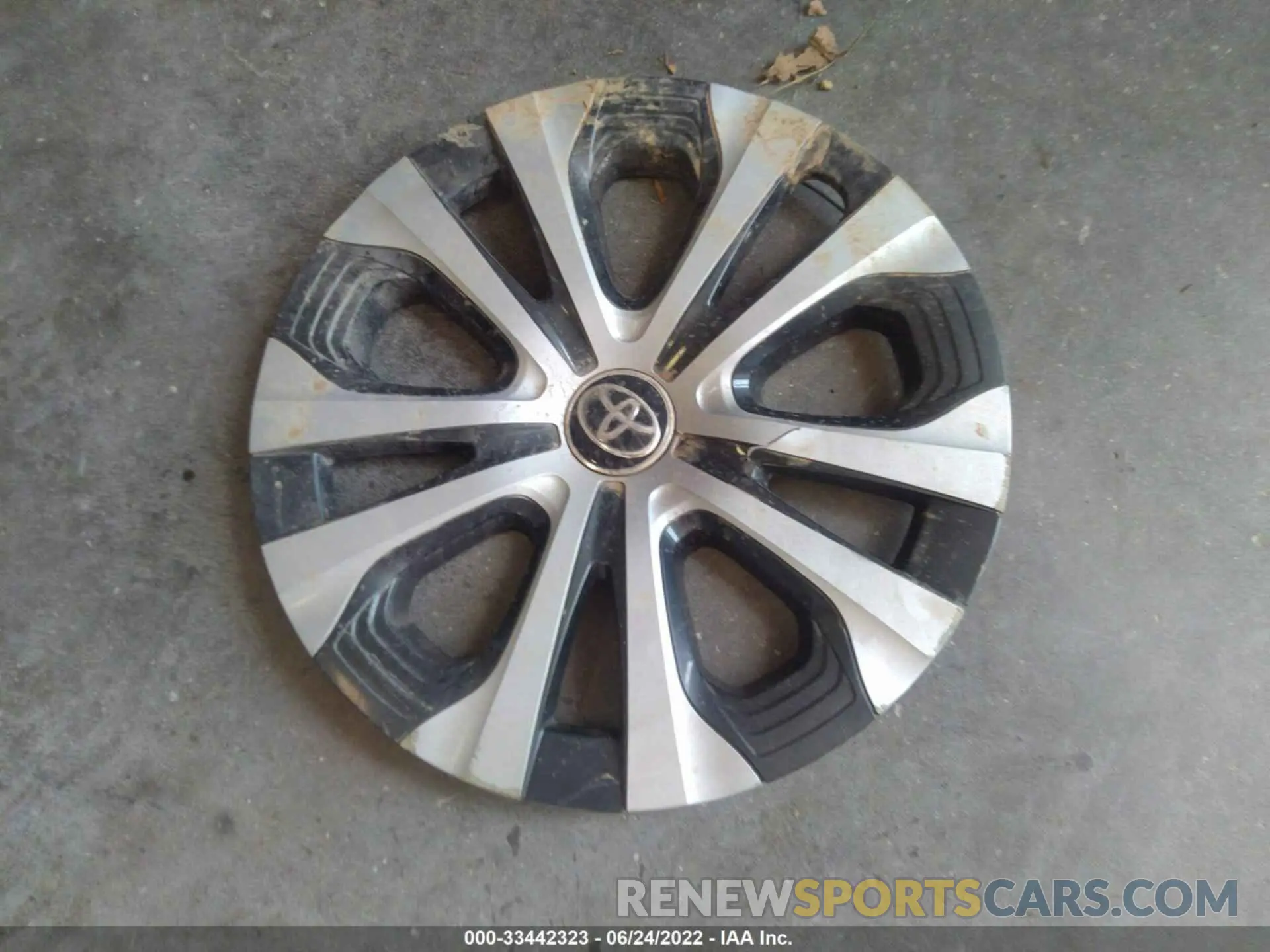12 Photograph of a damaged car JTDL9RFU0K3010451 TOYOTA PRIUS 2019