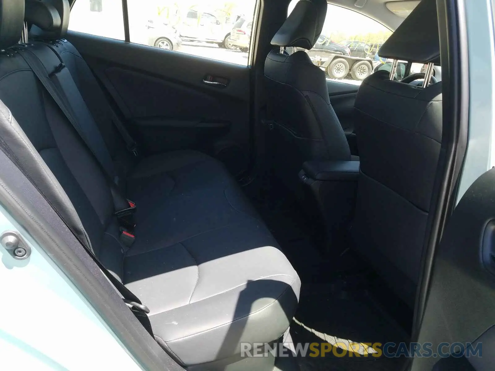 6 Photograph of a damaged car JTDL9RFU0K3011017 TOYOTA PRIUS 2019