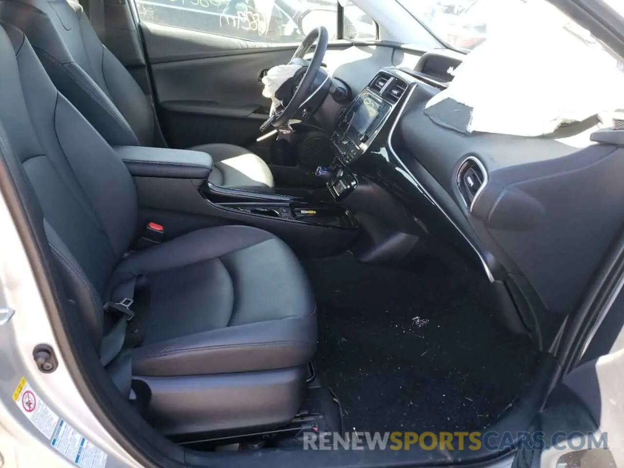 5 Photograph of a damaged car JTDL9RFU0K3013088 TOYOTA PRIUS 2019