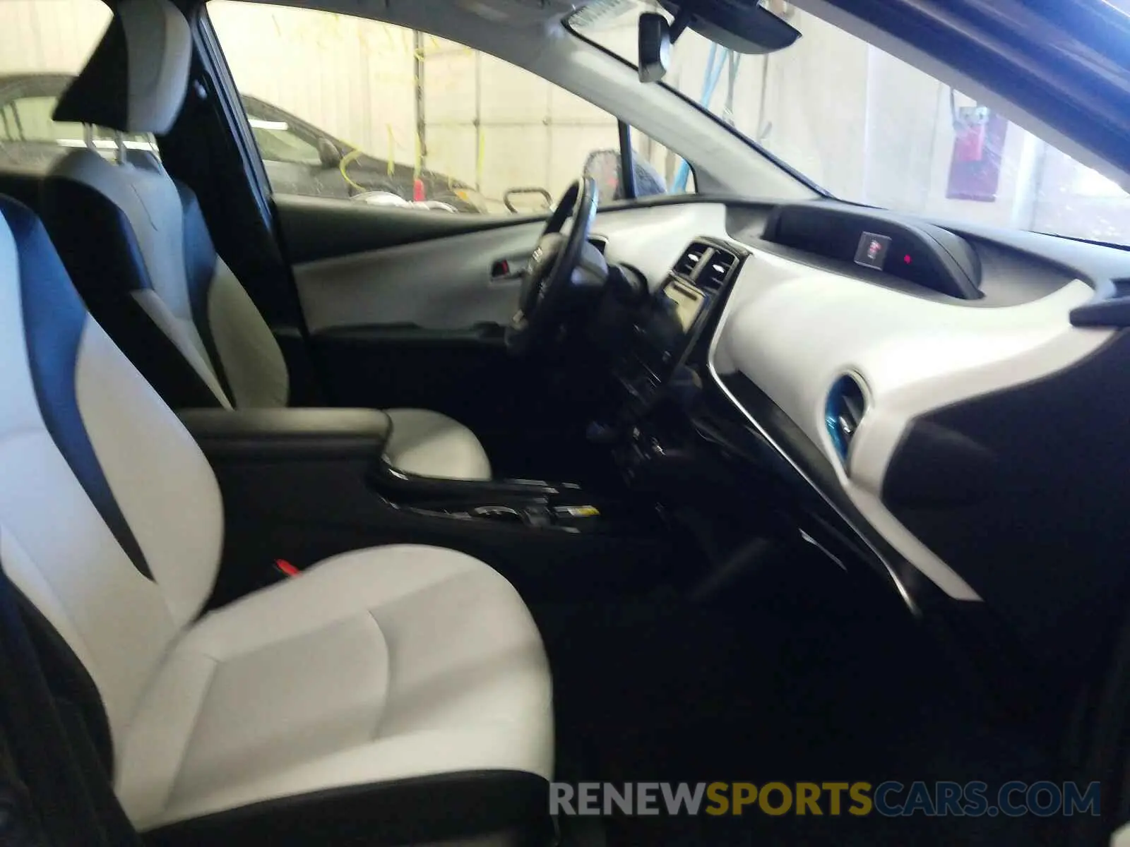 5 Photograph of a damaged car JTDL9RFU4K3006502 TOYOTA PRIUS 2019