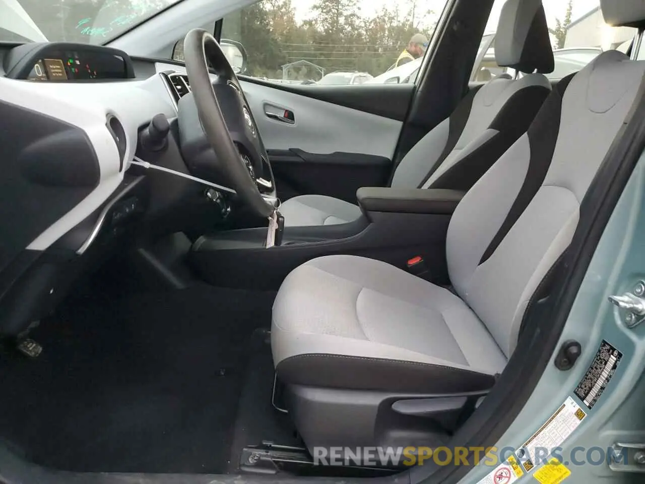 7 Фотография поврежденного автомобиля JTDL9RFU4K3008685 TOYOTA PRIUS 2019