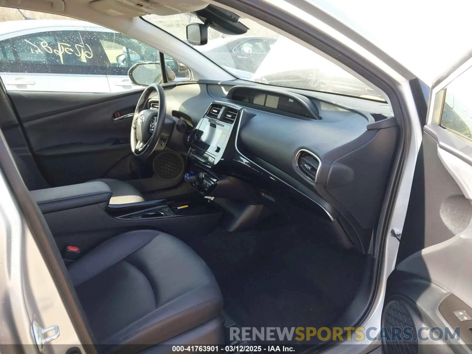 5 Фотография поврежденного автомобиля JTDL9RFU4K3010601 TOYOTA PRIUS 2019