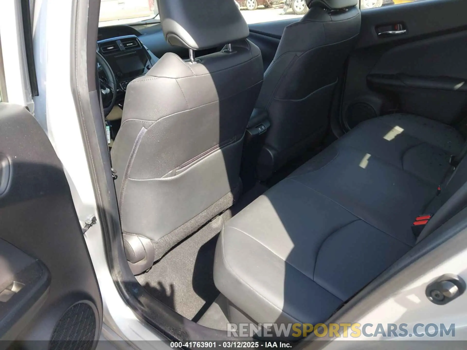 8 Фотография поврежденного автомобиля JTDL9RFU4K3010601 TOYOTA PRIUS 2019