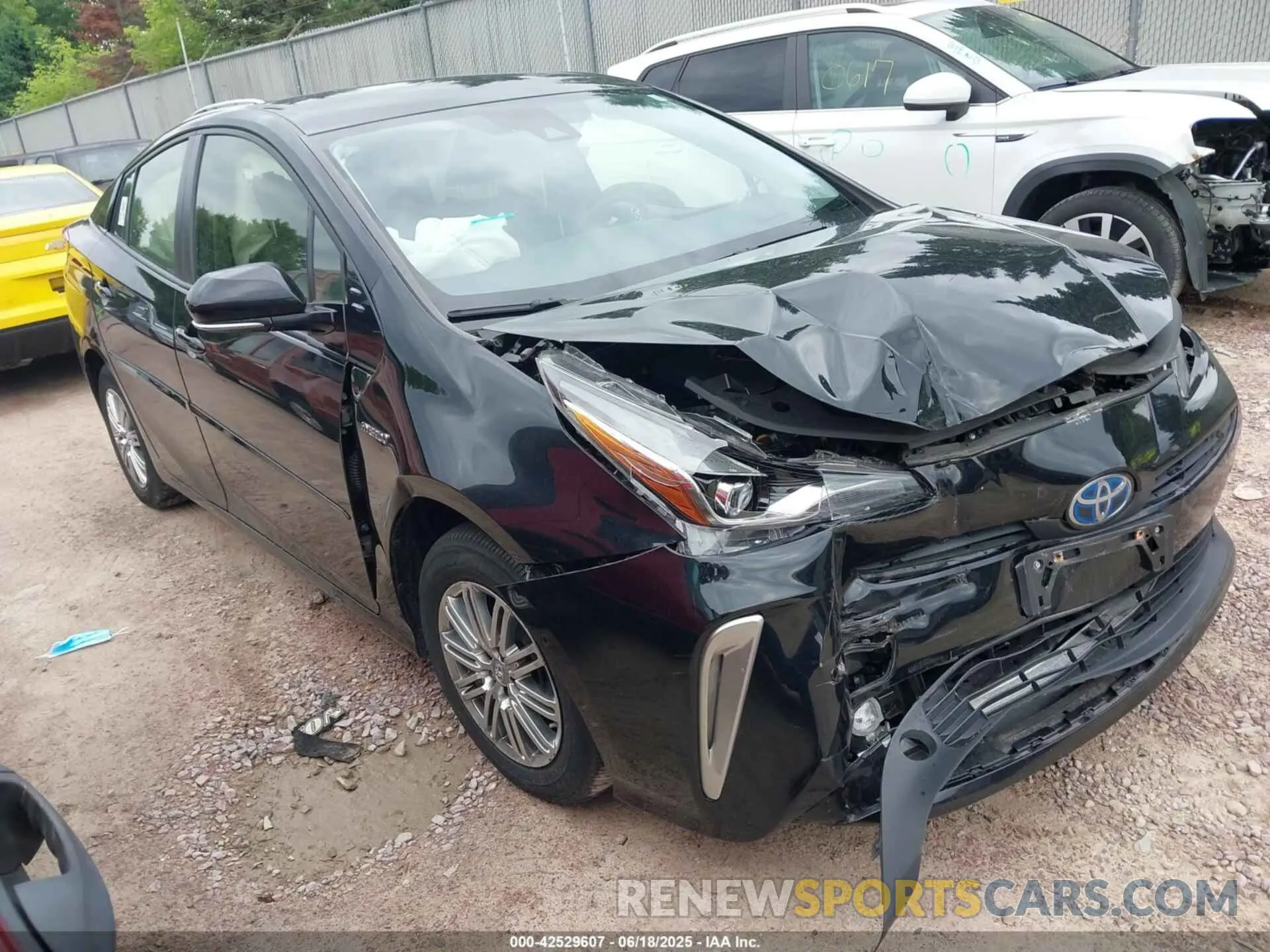 1 Photograph of a damaged car JTDL9RFU5K3001969 TOYOTA PRIUS 2019