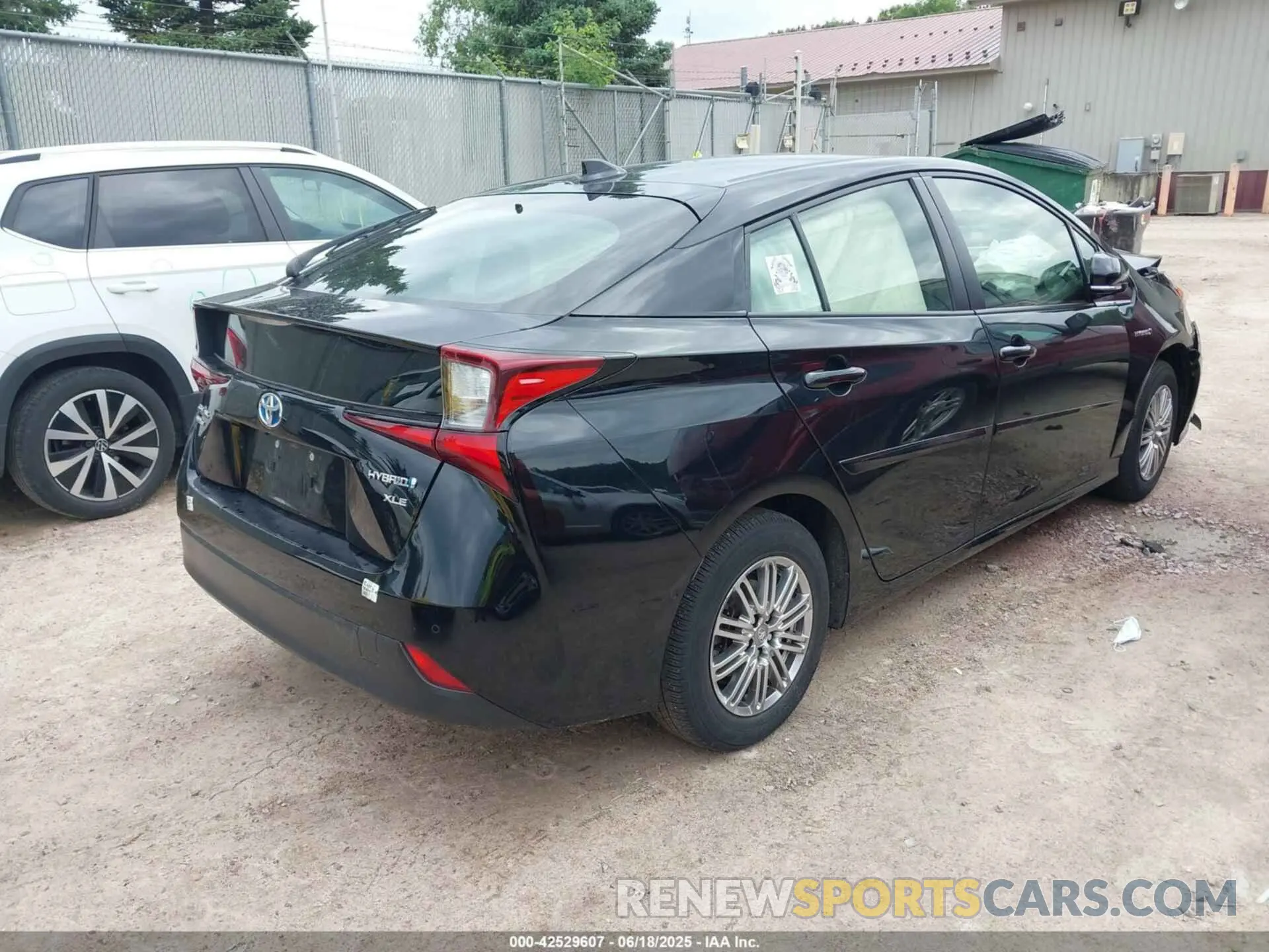 4 Photograph of a damaged car JTDL9RFU5K3001969 TOYOTA PRIUS 2019