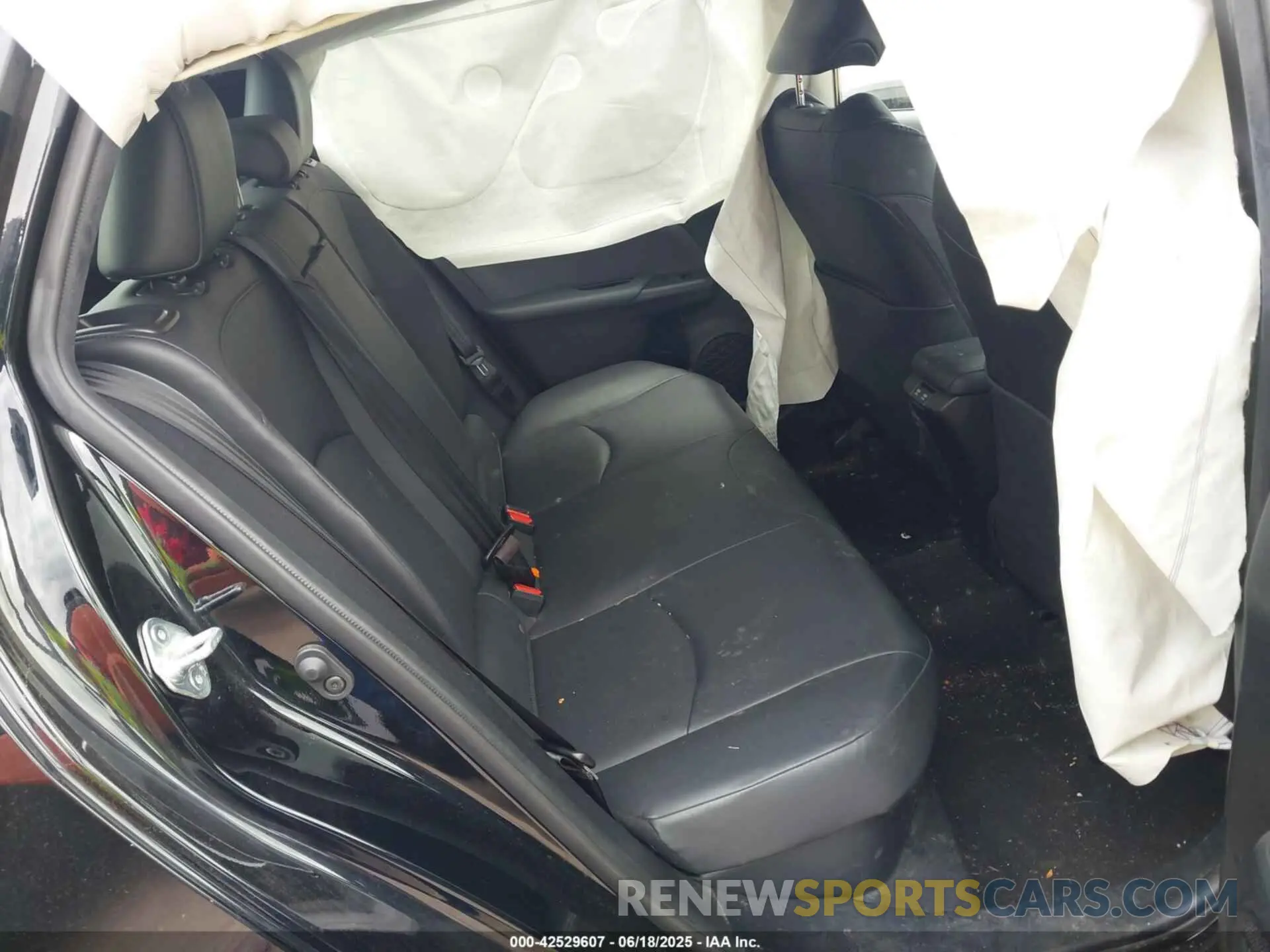 8 Photograph of a damaged car JTDL9RFU5K3001969 TOYOTA PRIUS 2019