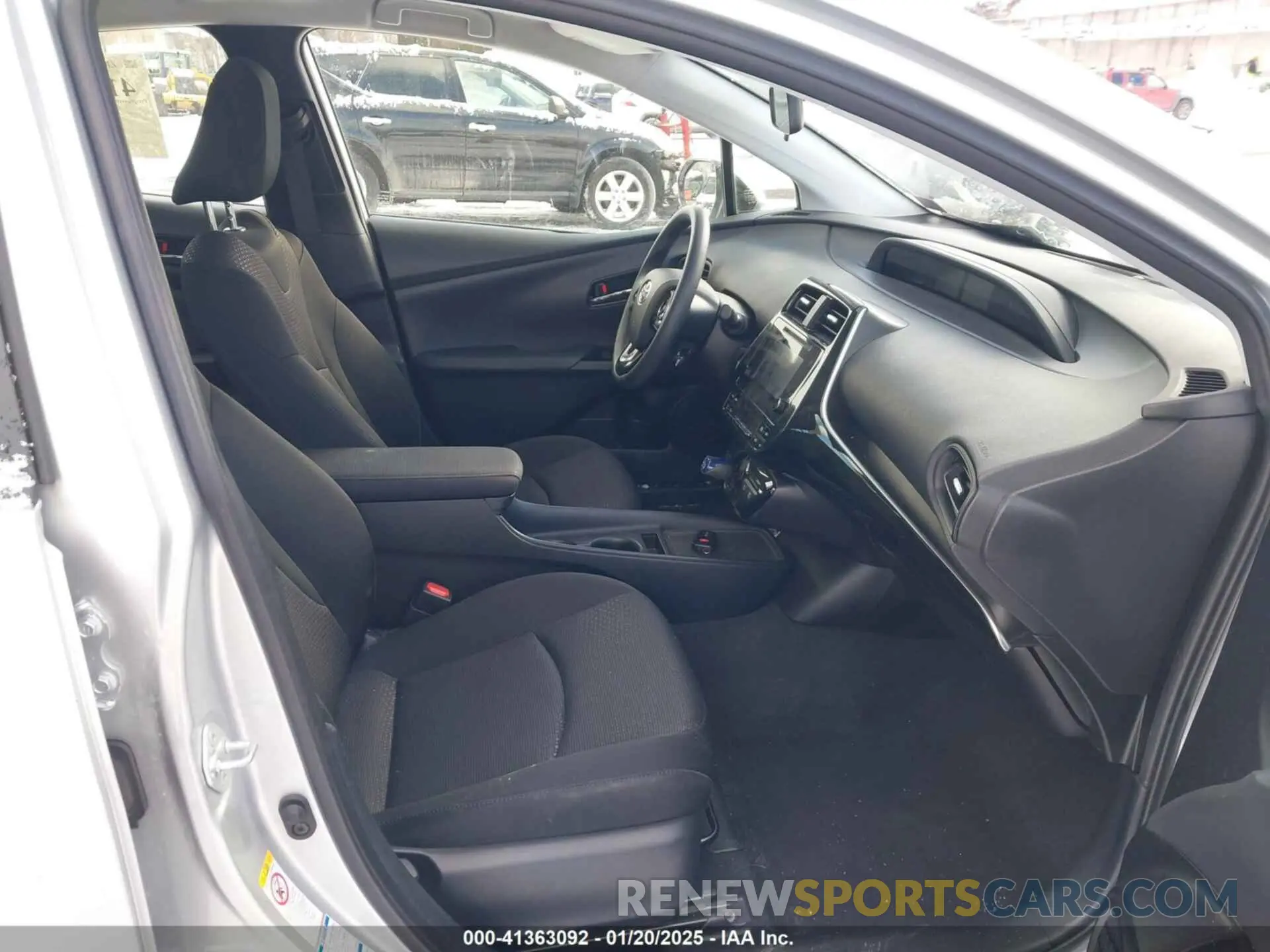 5 Фотография поврежденного автомобиля JTDL9RFU5K3013037 TOYOTA PRIUS 2019