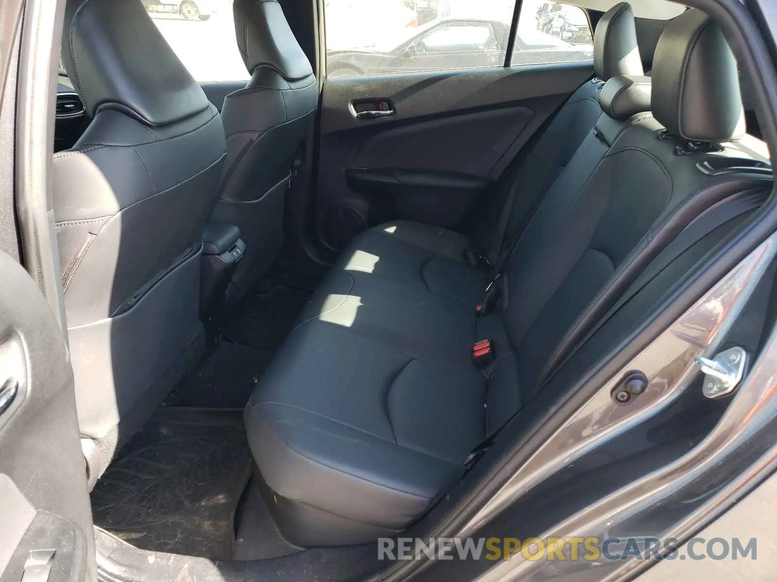 6 Photograph of a damaged car JTDL9RFU6K3003598 TOYOTA PRIUS 2019