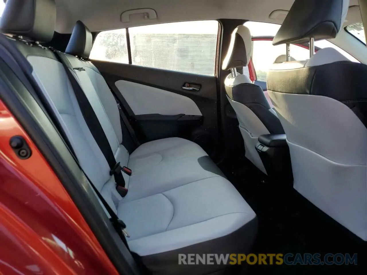 10 Фотография поврежденного автомобиля JTDL9RFU6K3003892 TOYOTA PRIUS 2019