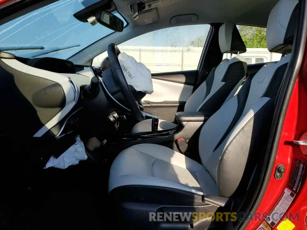 7 Фотография поврежденного автомобиля JTDL9RFU6K3003892 TOYOTA PRIUS 2019