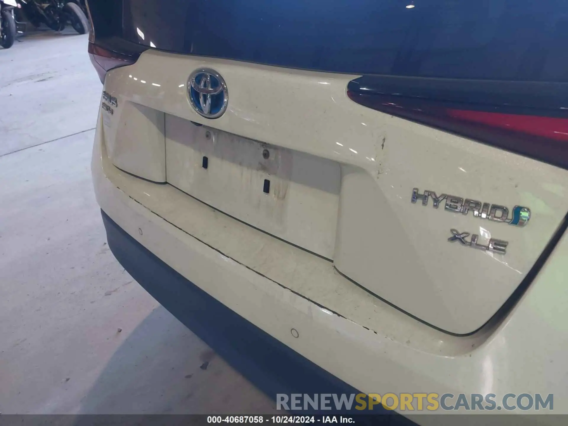 19 Photograph of a damaged car JTDL9RFU6K3011684 TOYOTA PRIUS 2019