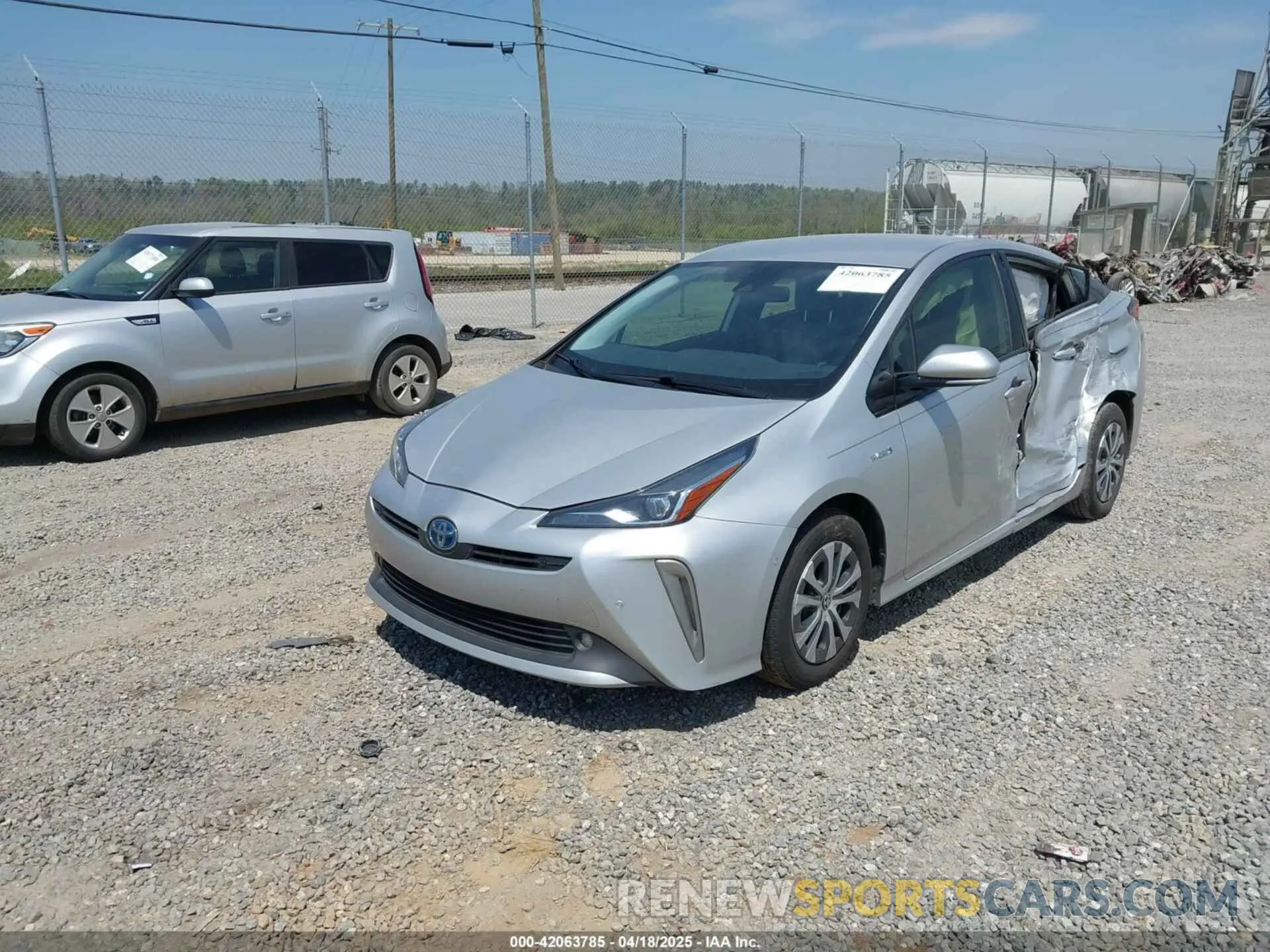 2 Фотография поврежденного автомобиля JTDL9RFU7K3005280 TOYOTA PRIUS 2019