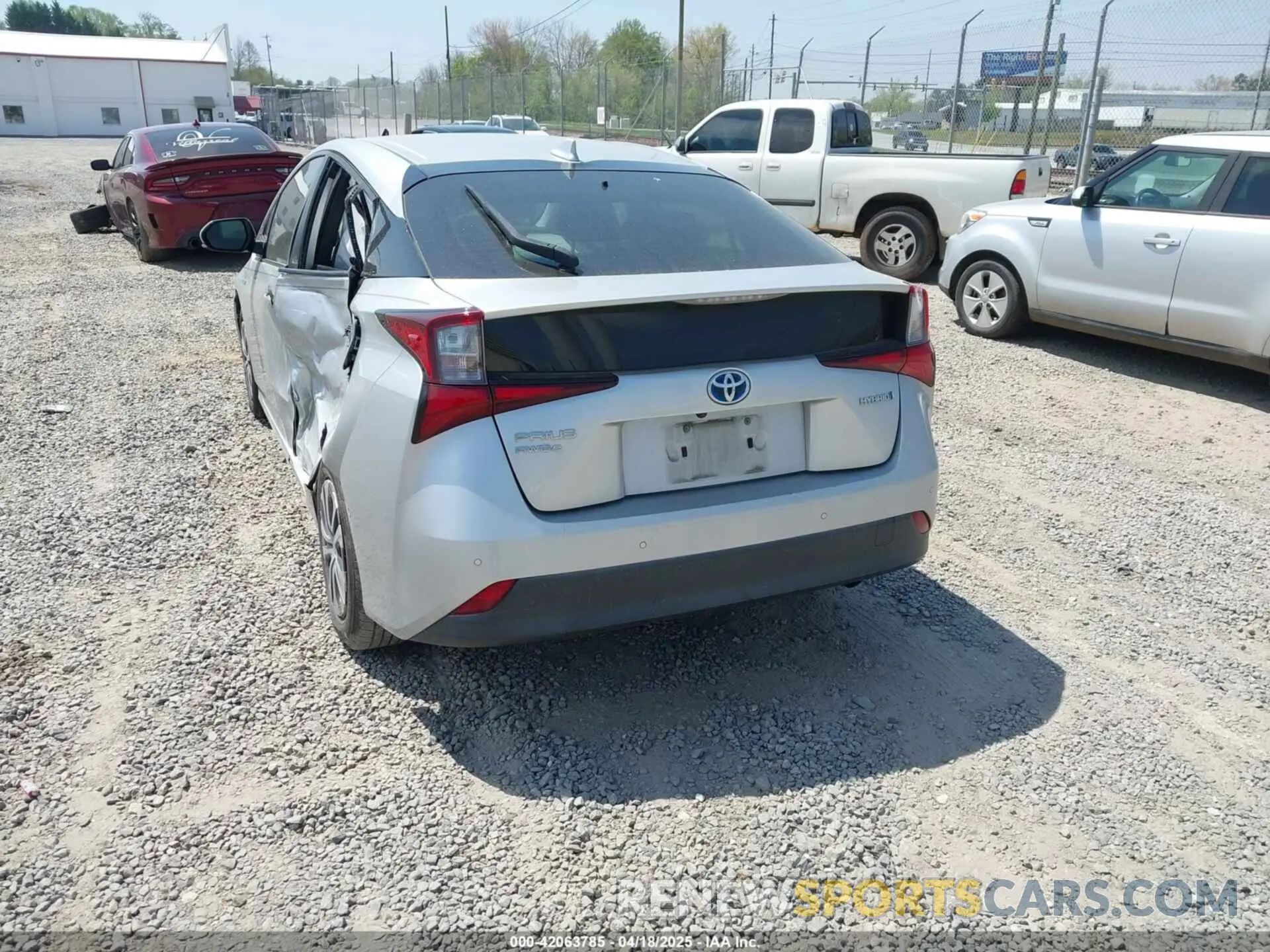 3 Фотография поврежденного автомобиля JTDL9RFU7K3005280 TOYOTA PRIUS 2019