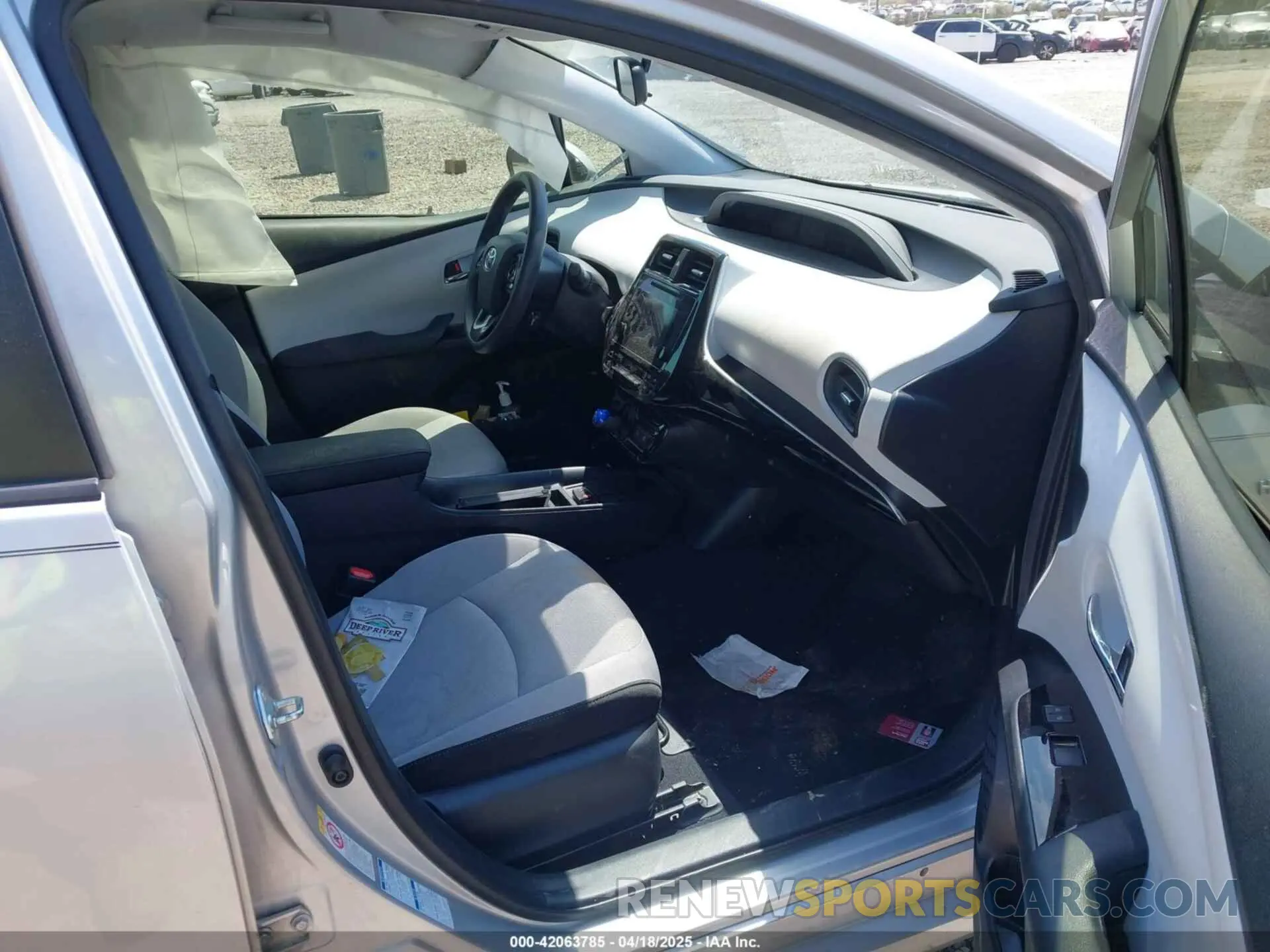 5 Фотография поврежденного автомобиля JTDL9RFU7K3005280 TOYOTA PRIUS 2019