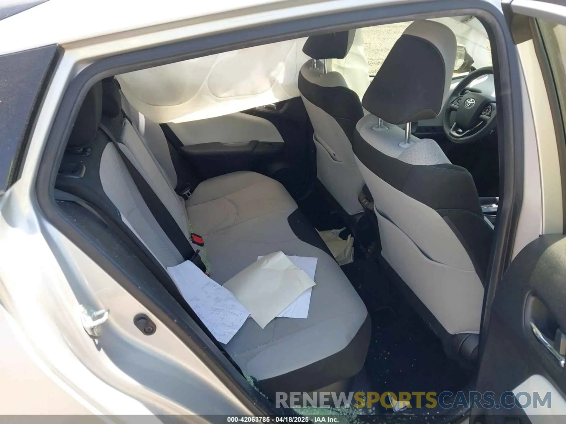 8 Фотография поврежденного автомобиля JTDL9RFU7K3005280 TOYOTA PRIUS 2019