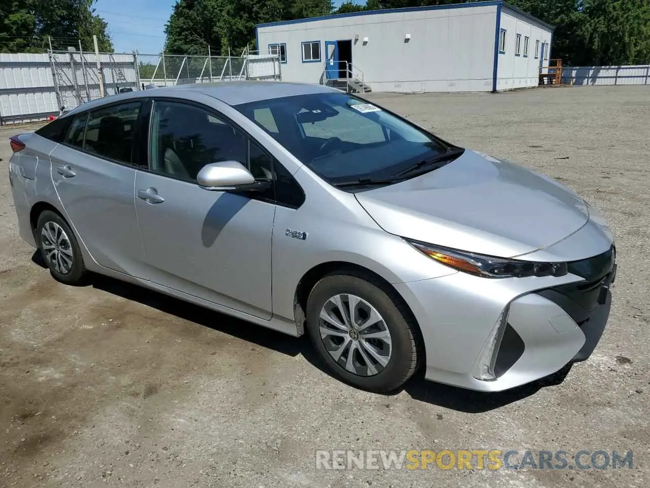 4 Фотография поврежденного автомобиля JTDKARFP4L3120613 TOYOTA PRIUS 2020