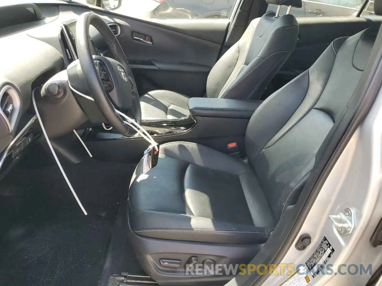 7 Фотография поврежденного автомобиля JTDKARFP4L3120613 TOYOTA PRIUS 2020
