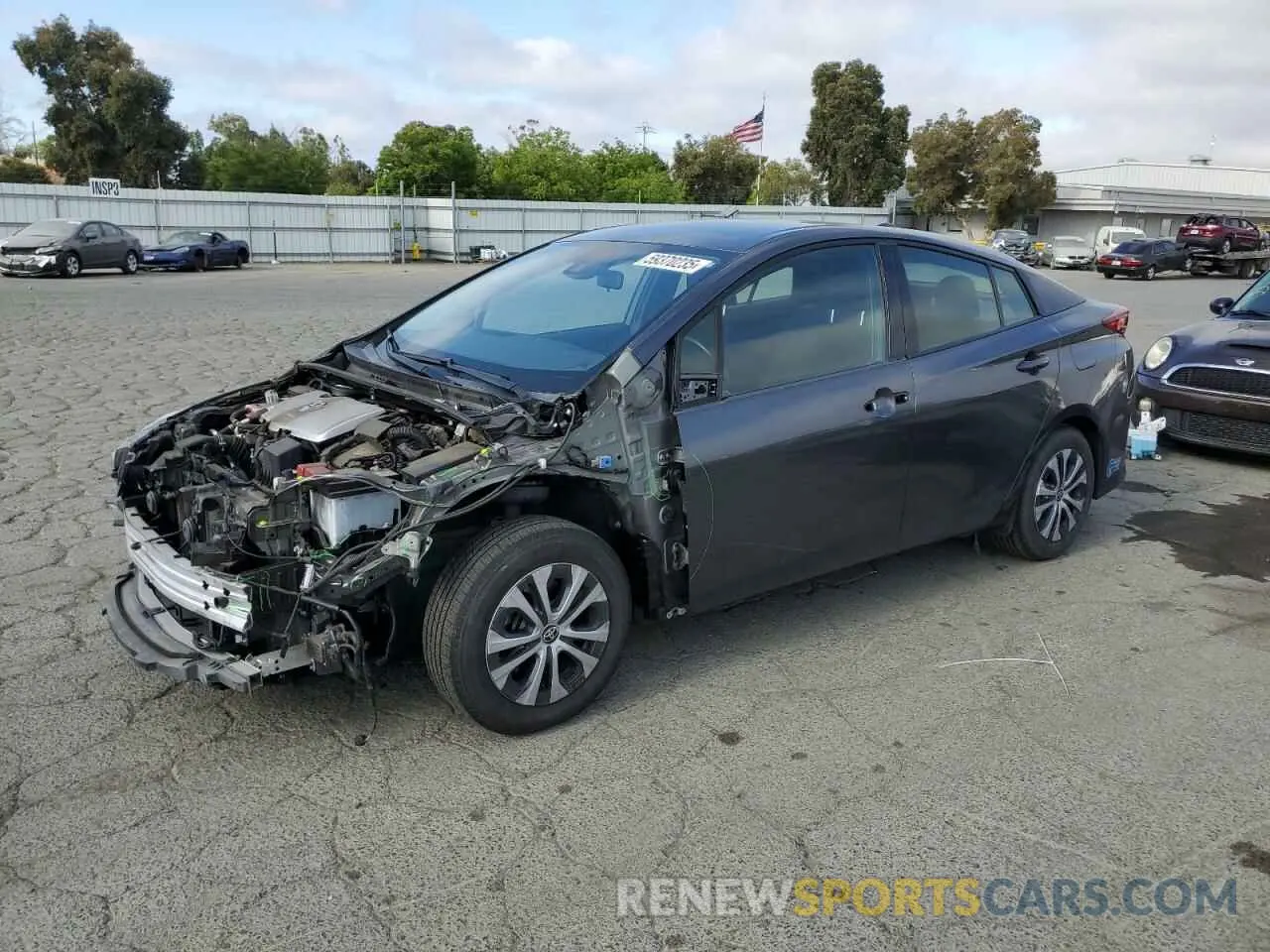1 Фотография поврежденного автомобиля JTDKARFP4L3160836 TOYOTA PRIUS 2020