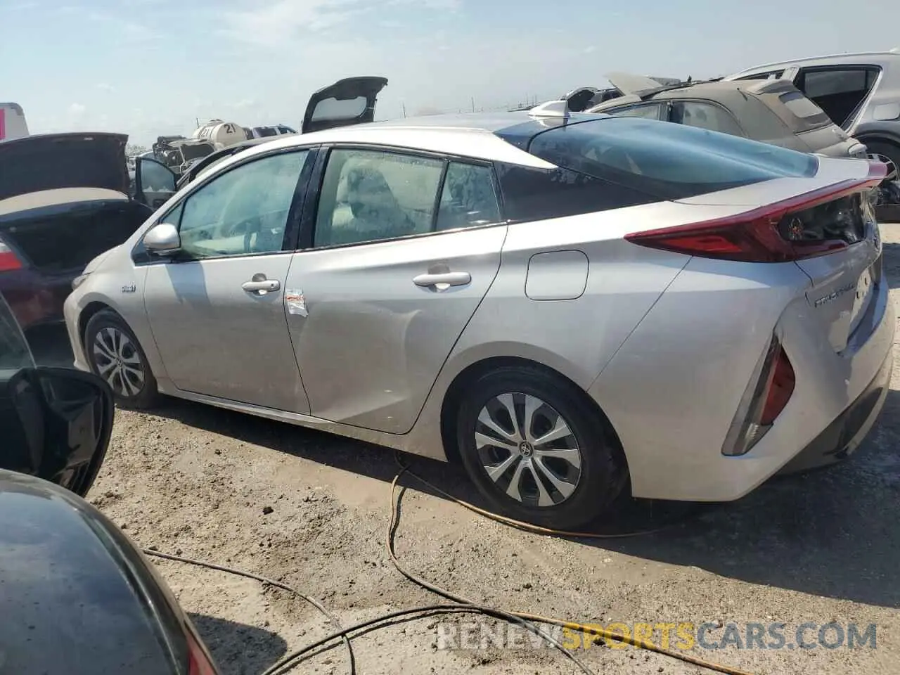 2 Фотография поврежденного автомобиля JTDKARFP5L3147304 TOYOTA PRIUS 2020