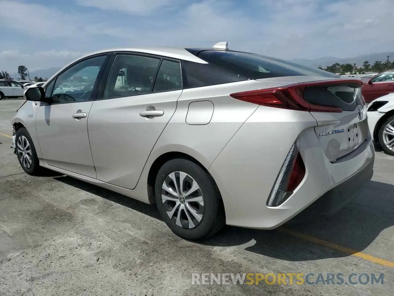 2 Фотография поврежденного автомобиля JTDKARFP6L3162913 TOYOTA PRIUS 2020